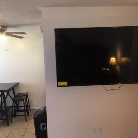 Fully Furnished Two Bedroom Apartment Lawton Exterior foto